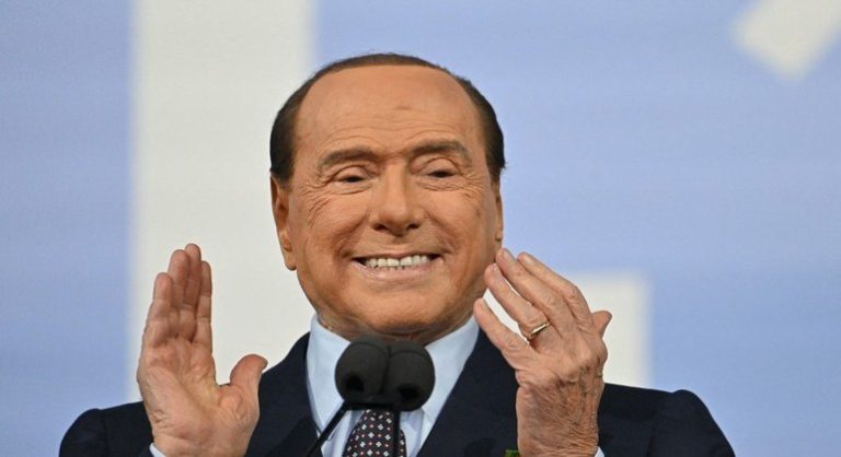 Itália: Berlusconi volta ao Senado após ser expulso por fraude fiscal italia:-berlusconi-volta-ao-senado-apos-ser-expulso-por-fraude-fiscal