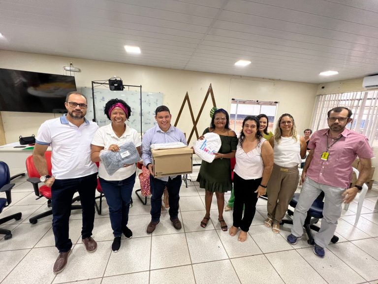 Deputada Sílvia Cristina recebe lideranças de Vilhena e prestigia entrega de certificados de cursos de corte e costura