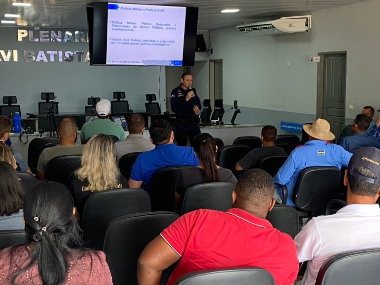 COMANDANTE DO 7 º BPM MINISTRA PALESTRA SOBRE SEGURANÇA PÚBLICA EM CUJUBIM