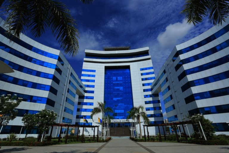 Governo do Estado decreta ponto facultativo nesta sexta-feira