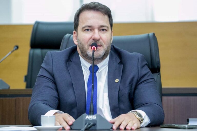 Alex Redano indica realização urgente de cirurgias artroplastia total do quadril